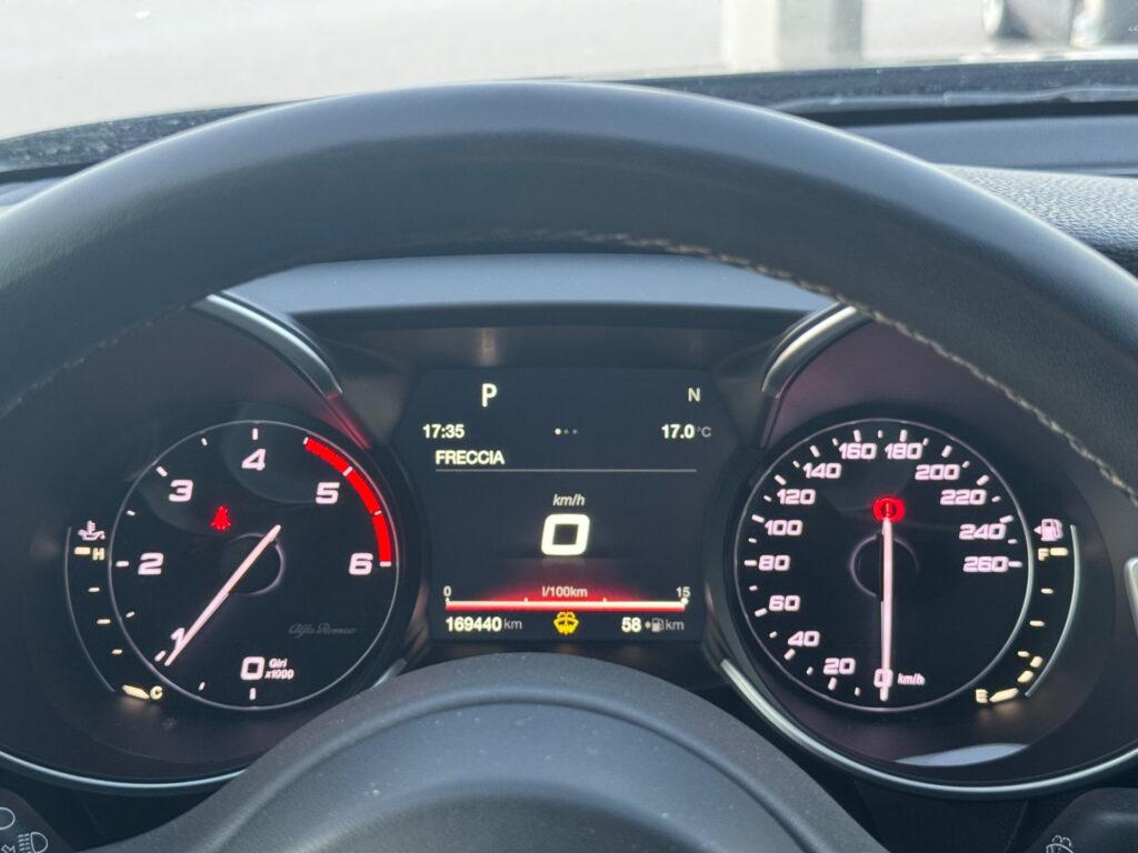 Alfa Romeo Giulia 2.2 Turbodiesel 210 CV AT8 AWD Q4 Veloce