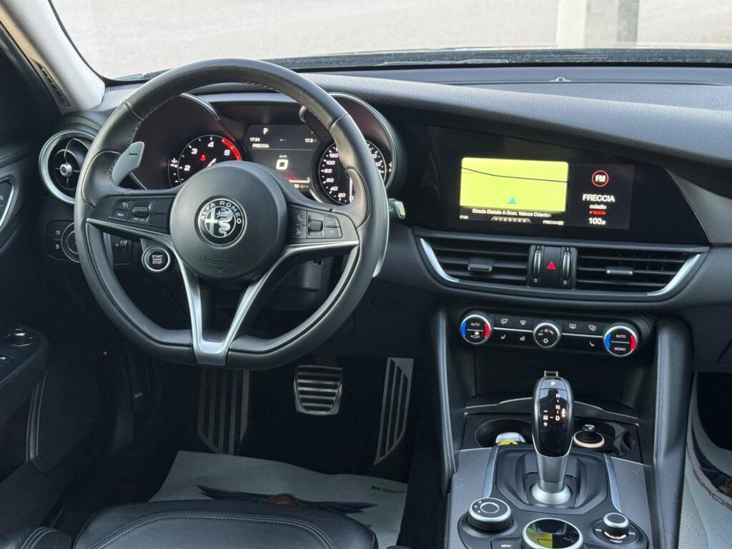 Alfa Romeo Giulia 2.2 Turbodiesel 210 CV AT8 AWD Q4 Veloce